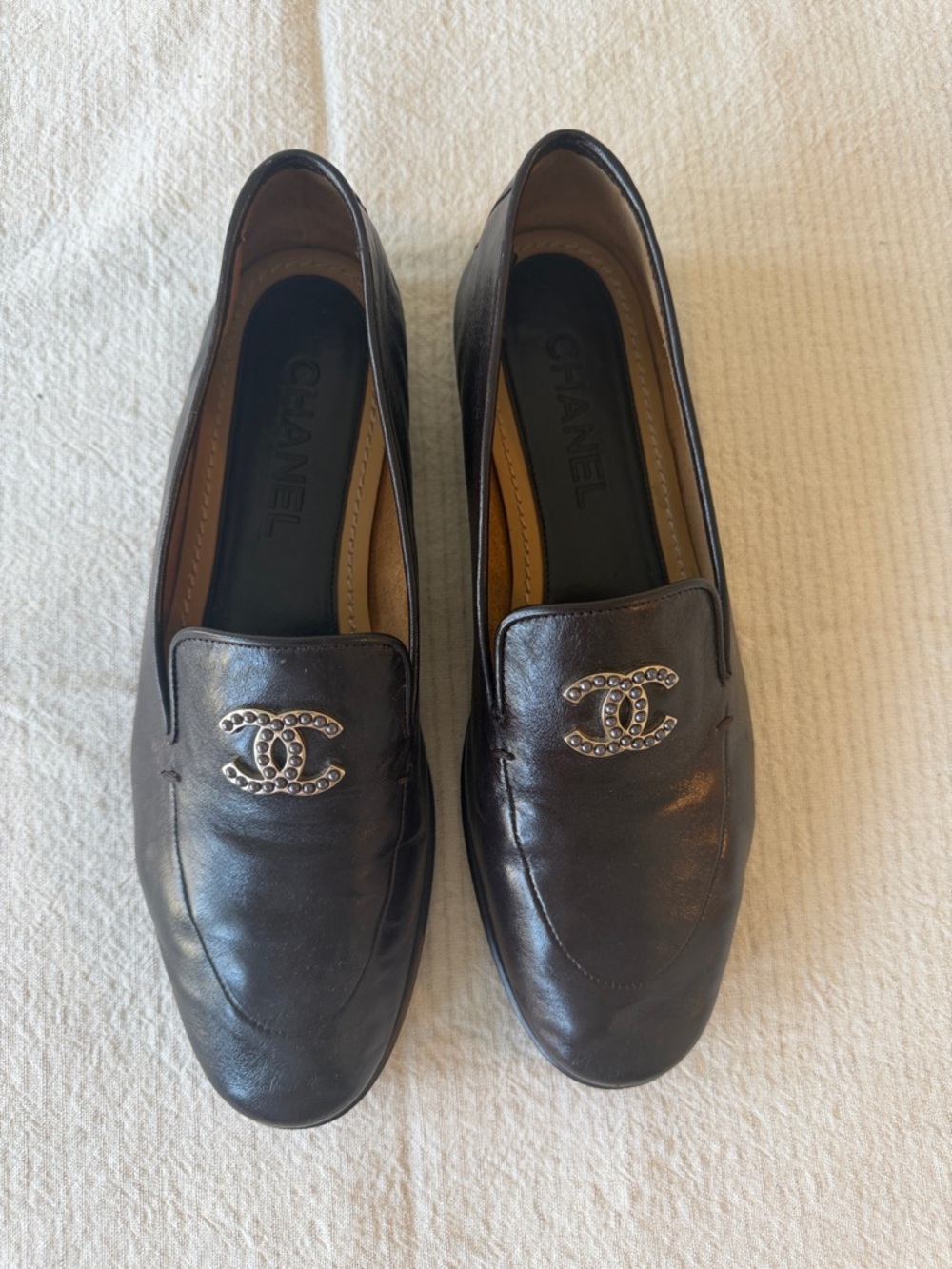 CHANEL Brown Leather Women’s Loafers with CC  faux pearl Emblems